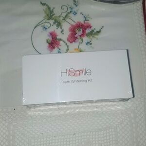 Hi smile teeth whitening kit new in package holiday